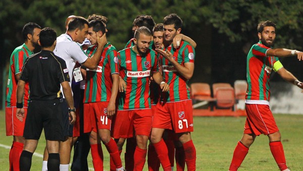 Karyaka zirve yapt!